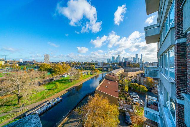 Flat for sale in Carr Street, London E14