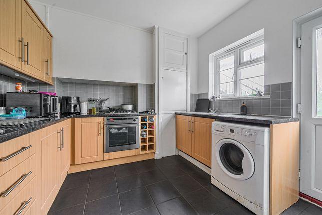 Flat for sale in Great North Road, New Barnet, Barnet EN5