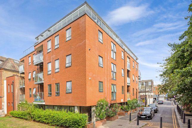 Flat for sale in Viaduct Street, London E2