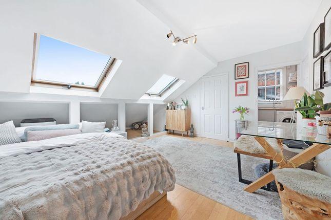 Flat for sale in Cambridge Gardens, London W10