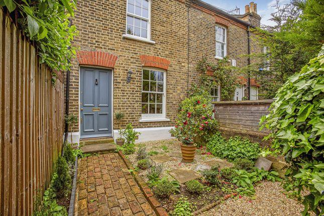 Cottage to rent in Malthouse Passage, Barnes SW13