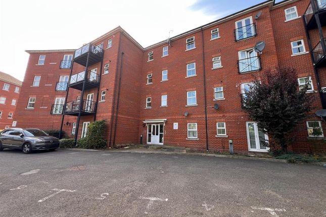 Flat for sale in Pioneer Market, Winston Way, Ilford IG1