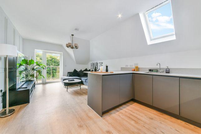 Flat for sale in Croham Valley Road, Selsdon, South Croydon CR2