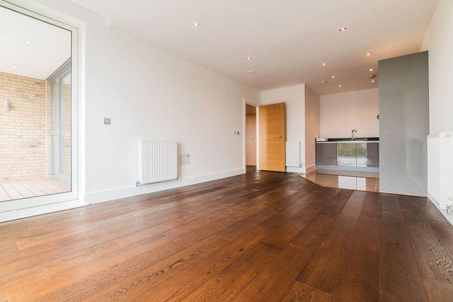 Flat to rent in Advent House, Levett Square TW9