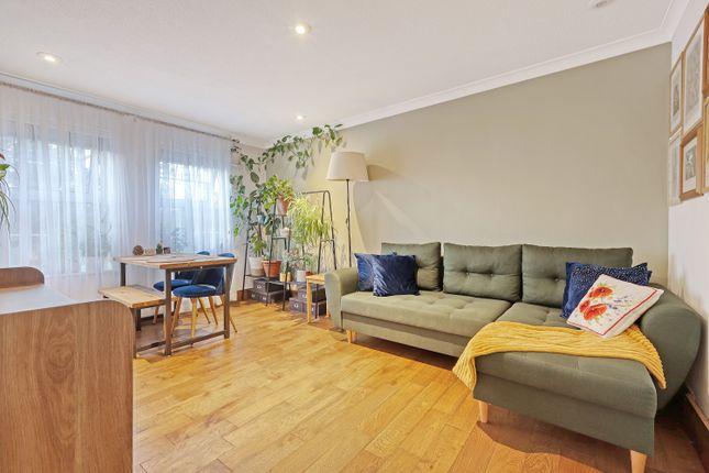 Flat for sale in Kingsley Road, Loughton IG10