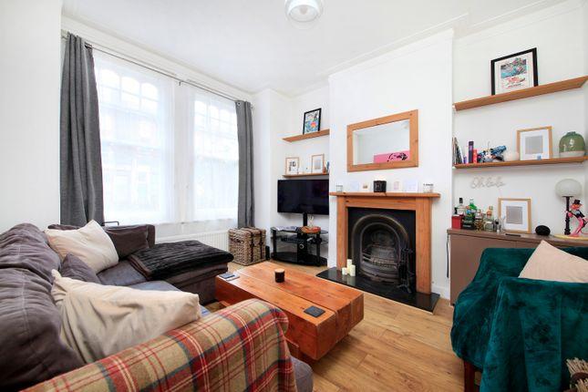 Flat for sale in Queenstown Road, Diamond Conservation Area SW8