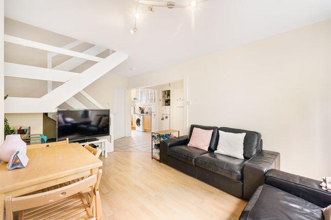 Maisonette to rent in Thomas Baines Road, London SW11