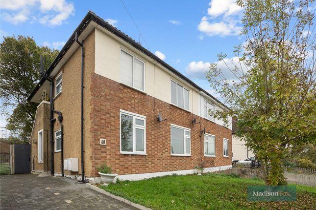 Flat for sale in Barncroft Close, Loughton, Essex IG10