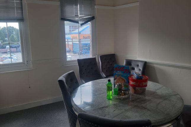 Flat to rent in London Road, Westcliff-On-Sea SS0