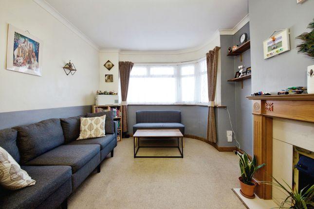 Maisonette for sale in Fullwell Avenue, Ilford IG5