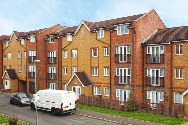 Flat for sale in Foundry Gate, Waltham Cross EN8