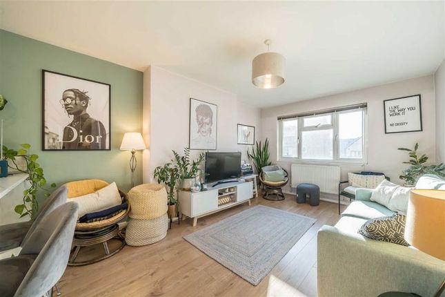 Flat for sale in Pitfield Street, London N1