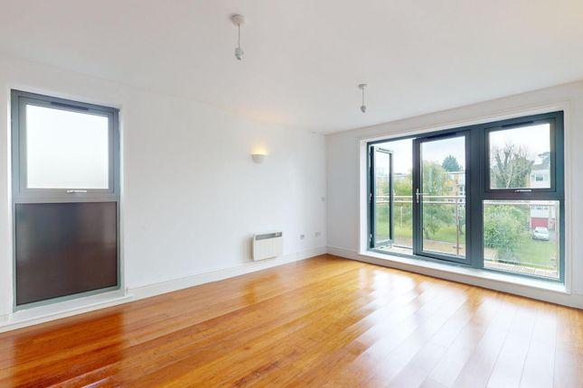 Flat for sale in Station Road, New Barnet, Barnet EN5