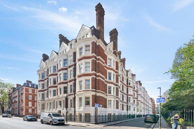 Flat for sale in Ridgmount Gardens, London WC1E