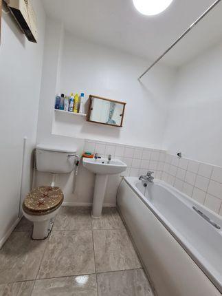 Flat for sale in Scotland Green Road, Enfield EN3