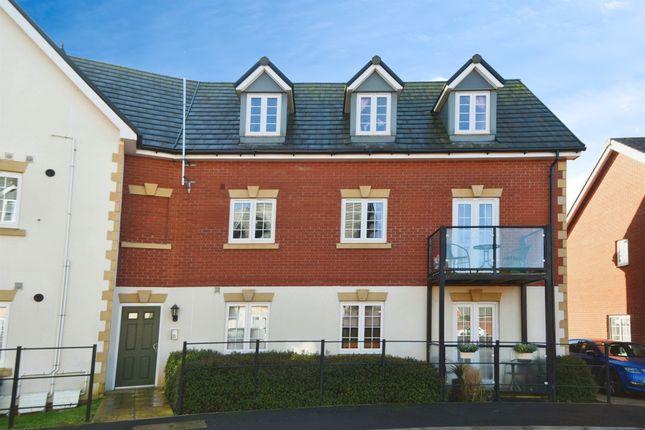 Flat for sale in Ampthill Way, Faringdon SN7