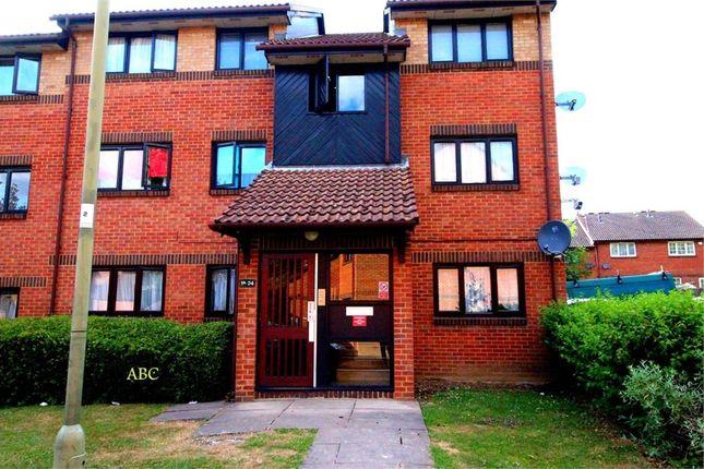 Flat for sale in Gatting Close, Pavilion Way, Middlesex, Edgware HA8