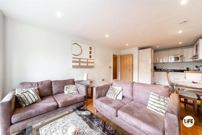 Flat for sale in Drayton Park, Islington, London N5