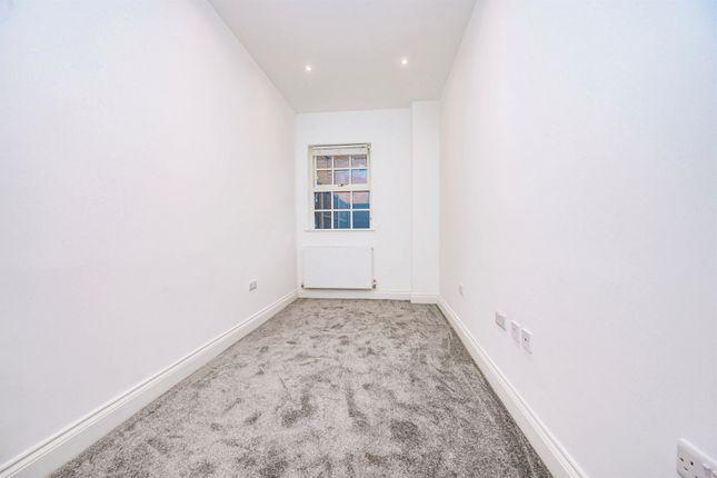 Flat for sale in Goldring Way, London Colney, St. Albans AL2