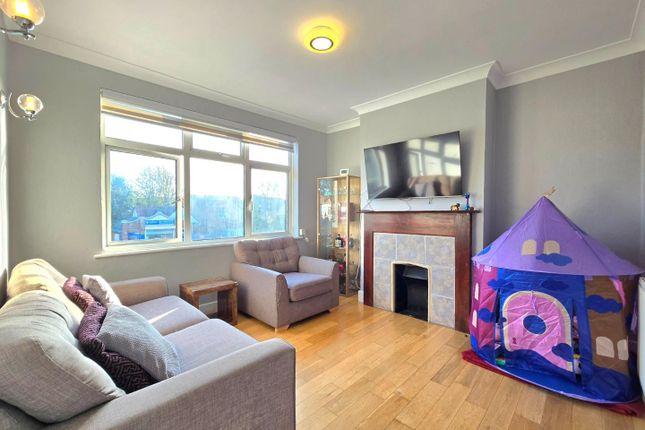 Flat for sale in Chingford Mount Road, London E4