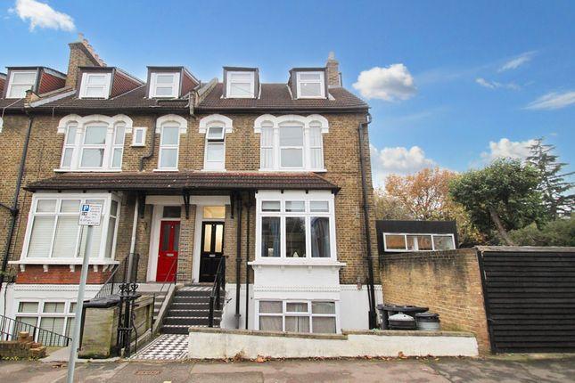 Flat for sale in Clarendon Road, London E18