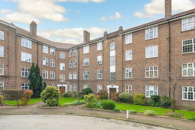 Flat for sale in Birkenhead Avenue, Kingston Upon Thames KT2