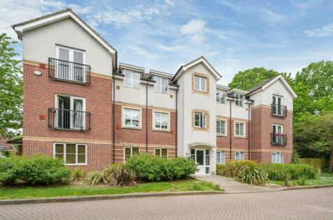 2 bedroom apartment for sale in Kingswood Close, Camberley, GU15