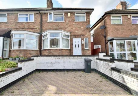 3 bedroom semi-detached house for sale in Averil Road, Humberstone, Leicester, LE5
