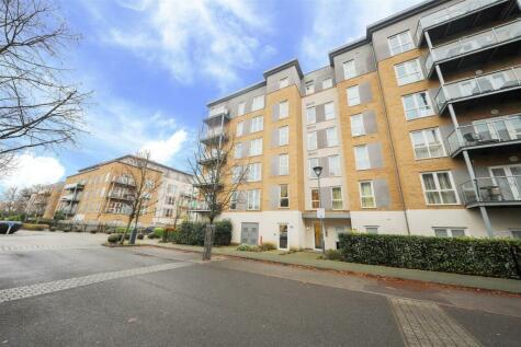 1 bedroom apartment for sale in Chelsea Lodge, Wintergreen Boulevard, West Drayton, UB7