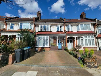 3 bedroom terraced house for sale in Woodberry Avenue, Winchmore Hill, N21