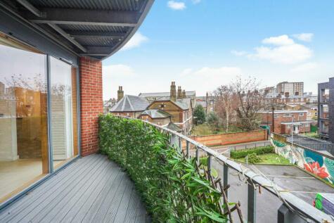 1 bedroom flat for sale in Lyme Grove House, London, E9 6FF, E9