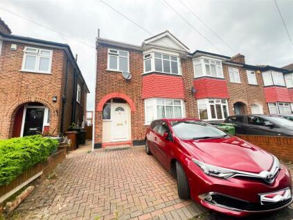5 bedroom end of terrace house for sale in Trevose Road, Walthamstow, E17