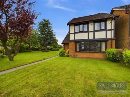 3 bedroom detached house for sale in Town Gate Drive, Flixton, Trafford, M41