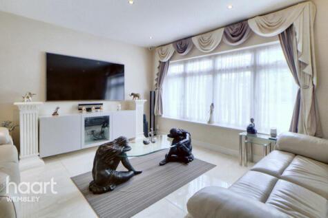 5 bedroom detached house for sale in Old Kenton Lane, NW9