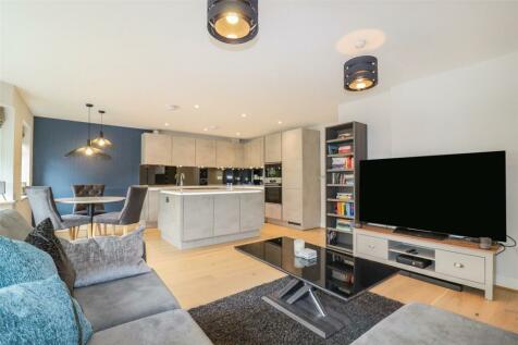 2 bedroom apartment for sale in Minley Road, Fleet, Hampshire, GU51