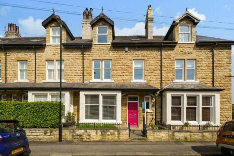 4 bedroom terraced house for sale in Caxton Street, Wetherby, West Yorkshire, LS22