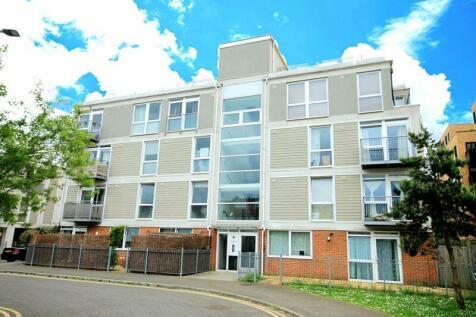 1 bedroom flat for sale in Brownell Place, London, W7