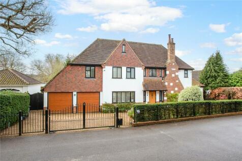 5 bedroom detached house for sale in Beechwood Lane, Warlingham, Surrey, CR6