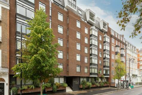 4 bedroom apartment for sale in Sloane Street, Knightsbridge SW1X