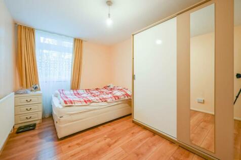 1 bedroom flat for sale in LANGHAM ROAD, Harringay, London, N15