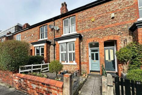 3 bedroom terraced house for sale in Harcourt Road, Altrincham, WA14