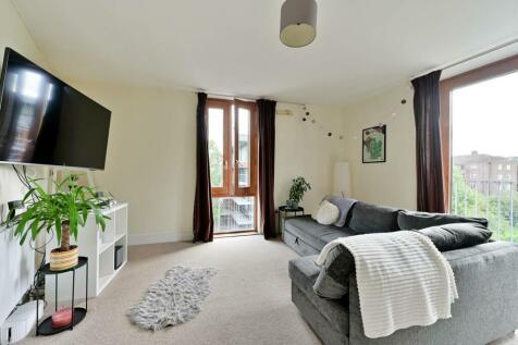 1 bedroom flat for sale in Garratt Lane, Wandsworth, London, SW18