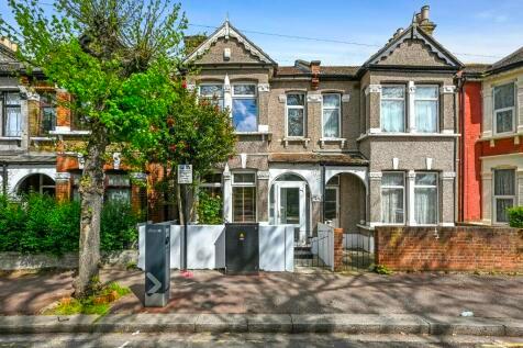 3 bedroom terraced house for sale in Woodhouse Grove, London, E12
