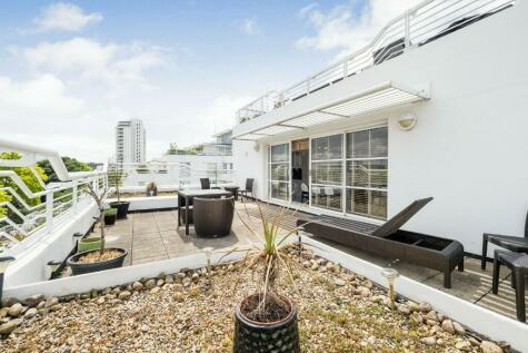 2 bedroom apartment for sale in Barrier Point Road, London, E16