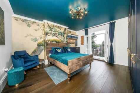2 bedroom apartment for sale in Gatestone Road, Crystal Palace, London, SE19
