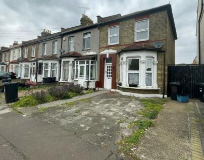 3 bedroom end of terrace house for sale in Percy Road, Ilford , IG3