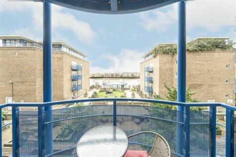 2 bedroom flat for sale in Jardine Road, Wapping, E1W