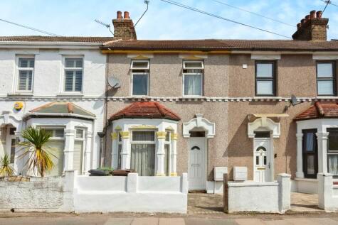 3 bedroom terraced house for sale in Suffolk Road, Barking, IG11