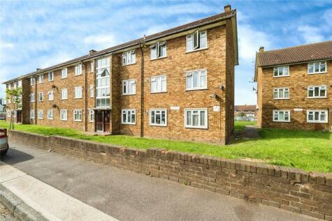 3 bedroom flat for sale in Longhayes Court, ROMFORD, Essex, RM6