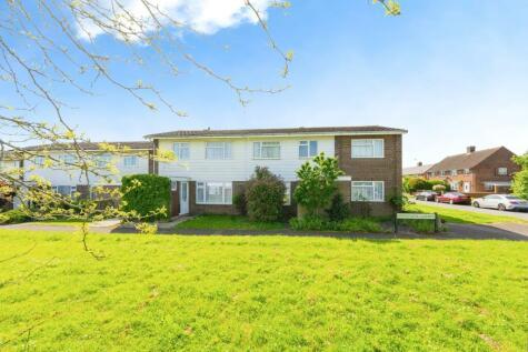4 bedroom end of terrace house for sale in Welbourne Gardens, Bedford, Bedfordshire, MK42